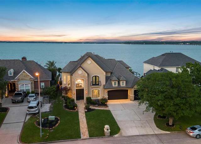 Property at 19007 Aquatic Dr, Humble, TX 77346, 4 beds, 4.5 baths
