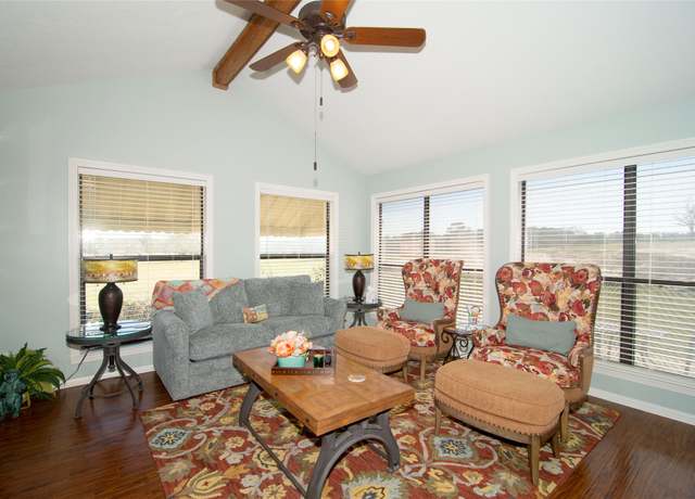 Property at 40 Driving Range Ln, Trinity, TX 75862, 2 beds, 1 bath