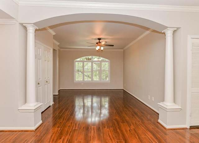 Property at 2100 Welch St Unit C208, Houston, TX 77019, 2 beds, 2 baths