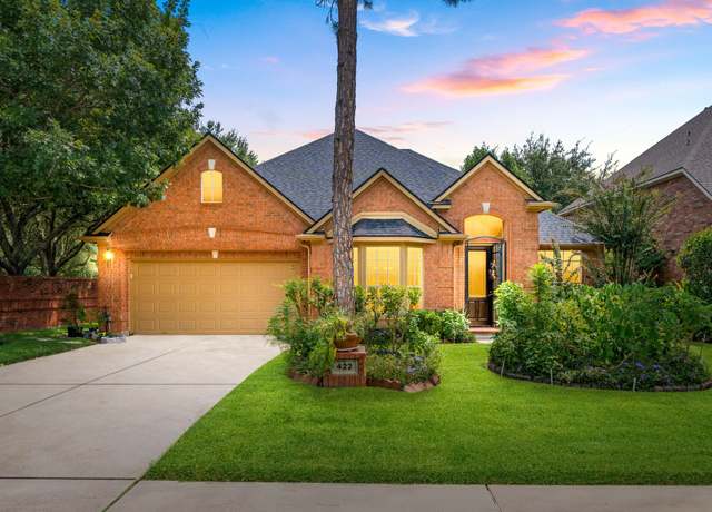 Property at 422 Bay Bridge Dr, Sugar Land, TX 77478, 4 beds, 2 baths