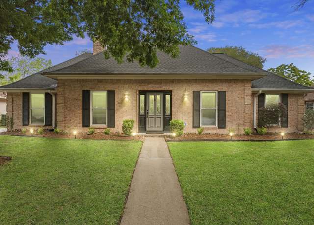 Property at 5918 Donwhite Ln, Houston, TX 77088, 4 beds, 2.5 baths