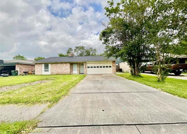 Property at 16819 Blackhawk Blvd, Friendswood, TX 77546, 3 beds, 2 baths