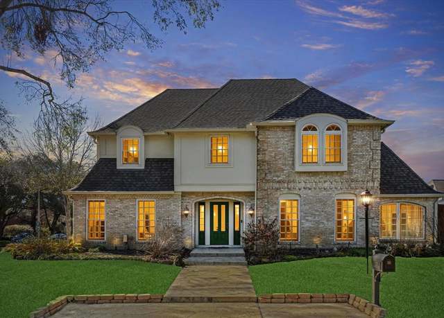 Property at 722 Crossroads Dr, Houston, TX 77079, 4 beds, 3 baths