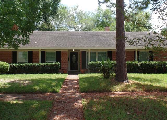 Property at 8527 Edgemoor Dr, Houston, TX 77036, 4 beds, 2 baths