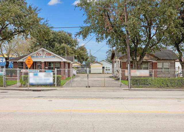 Property at 7828 Harrisburg Blvd, Houston, TX 77012, 4 beds, 1 bath