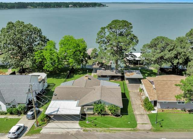 Property at 115 Harbor Addition Dr, Livingston, TX 77351, 3 beds, 2 baths