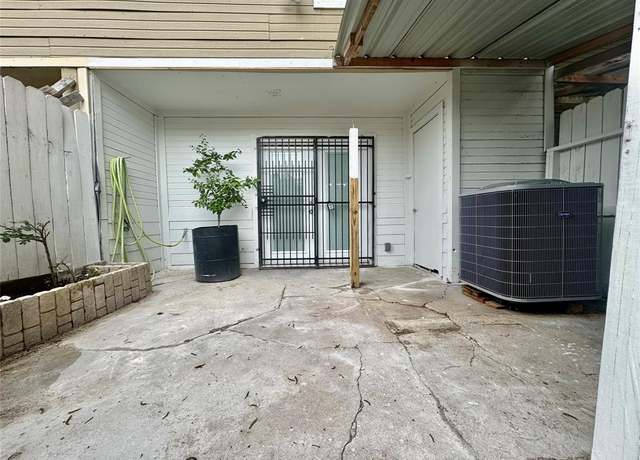 Property at 11000 Kinghurst Dr #189, Houston, TX 77099, 2 beds, 2.5 baths