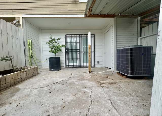 Property at 11000 Kinghurst Dr #189, Houston, TX 77099, 2 beds, 2.5 baths