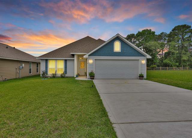 Property at 12 Oakland Ct, Huntsville, TX 77340, 3 beds, 2 baths