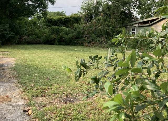 Property at 221 Armstrong St, Houston, TX 77029