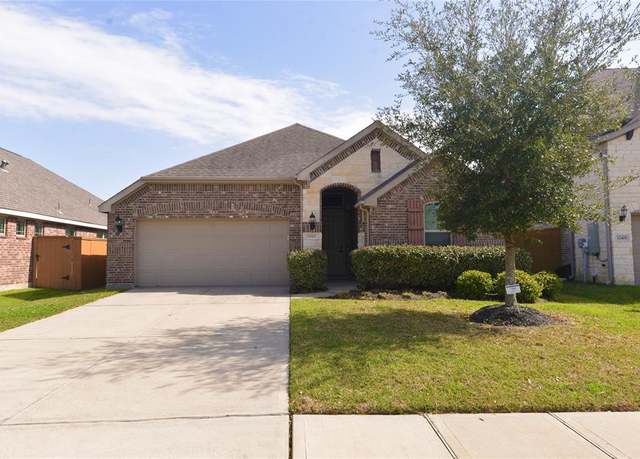 Property at 12421 Berberry Dr, Texas City, TX 77568, 3 beds, 2 baths