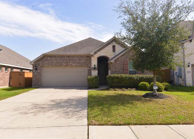 Property at 12421 Berberry Dr, Texas City, TX 77568, 3 beds, 2 baths