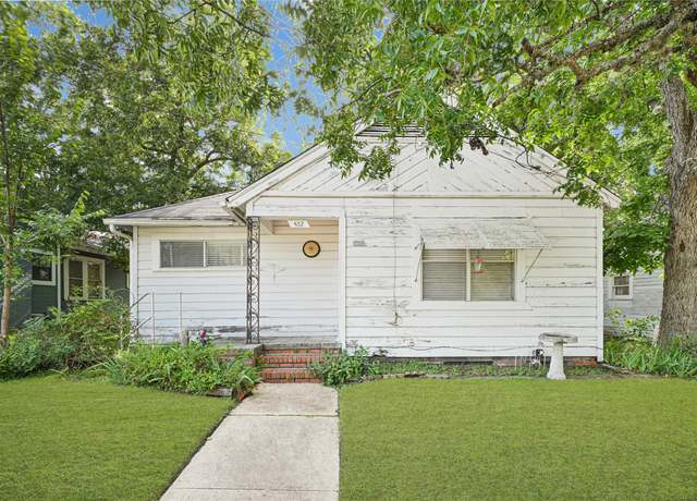 Property at 632 University Ave, Huntsville, TX 77320, 2 beds, 1 bath