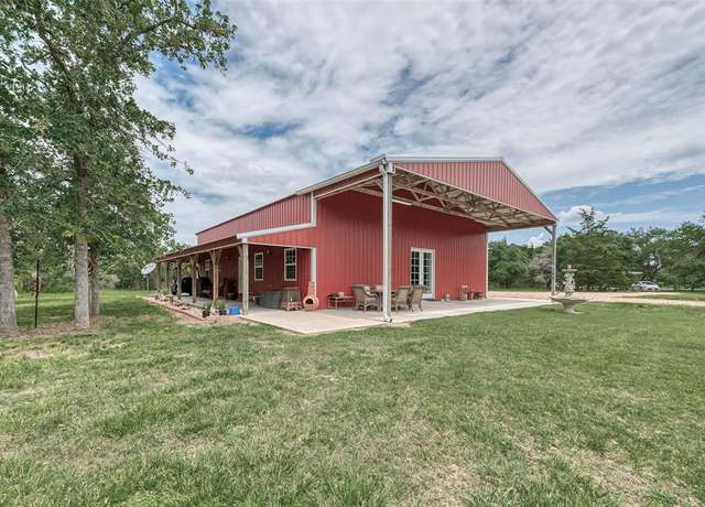 Property at 1714 Oakridge Rd, Weimar, TX 78962, 1 bed, 1.5 baths