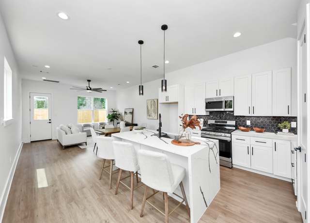Property at 5029 Broom St Unit C, Houston, TX 77091, 3 beds, 2.5 baths