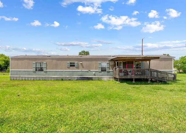 Property at 3919 Stables Ln, Crosby, TX 77532, 3 beds, 2 baths