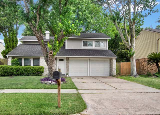 Property at 414 Redway Ln, Houston, TX 77598, 3 beds, 2.5 baths