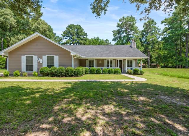 Property at 90 Westwood Dr E, Trinity, TX 75862, 3 beds, 2 baths