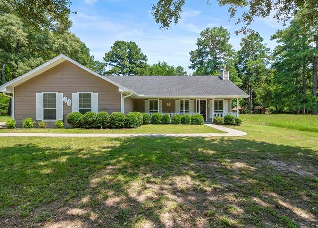 Property at 90 Westwood Dr E, Trinity, TX 75862, 3 beds, 2 baths