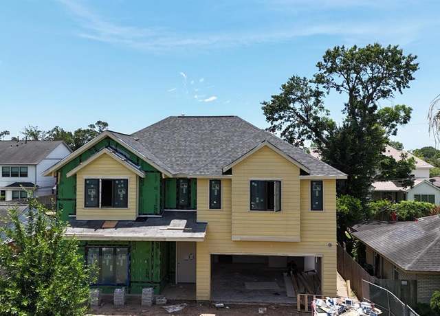 Property at 1243 Candlelight Ln, Houston, TX 77018, 4 beds, 5 baths