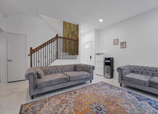 Property at 2601 Augusta Dr #24, Houston, TX 77057, 2 beds, 1.5 baths