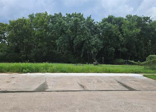 Property at 200 Avenue L, Baytown, TX 77520