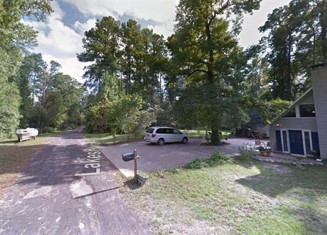 Property at 503 Lakeshore Point Dr, Livingston, TX 77351
