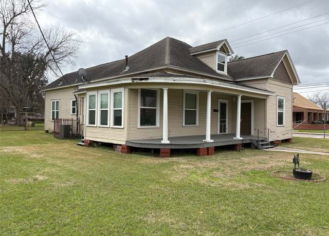 Property at 209 W Houston St, Dayton, TX 77535, 3 beds, 2 baths