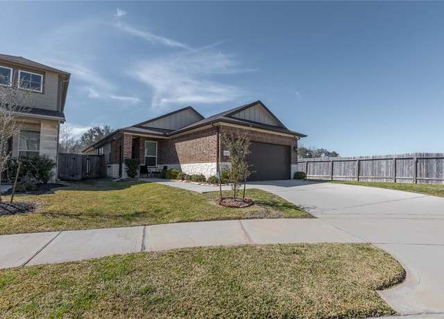 Property at 12302 Swae Lee Way, Houston, TX 77048, 4 beds, 2 baths