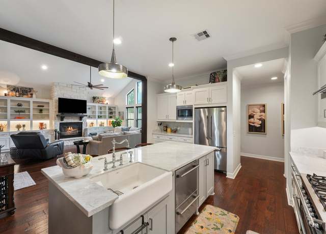 Property at 507 Carriage View Lane Ln, Huffman, TX 77336, 4 beds, 4.5 baths