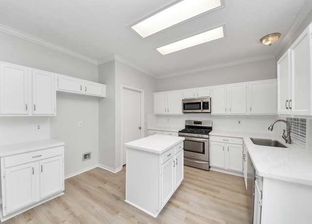 Property at 4907 Heritage Plains Dr, Friendswood, TX 77546, 3 beds, 2.5 baths