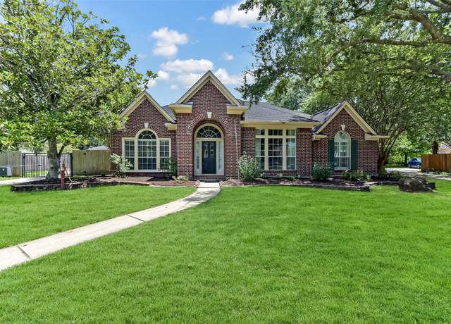 Property at 1411 Buttonwood Dr, Friendswood, TX 77546, 4 beds, 3.5 baths