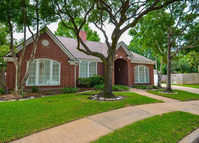 Property at 24835 Fernglen Dr, Katy, TX 77494, 4 beds, 2.5 baths