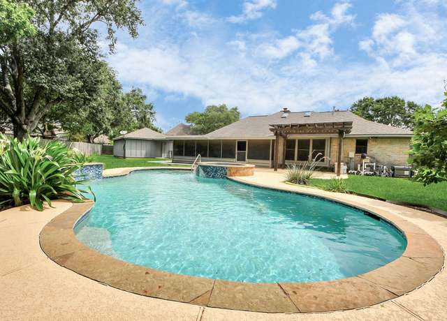 Property at 901 Millstone Ct, Sugar Land, TX 77498, 4 beds, 2.5 baths