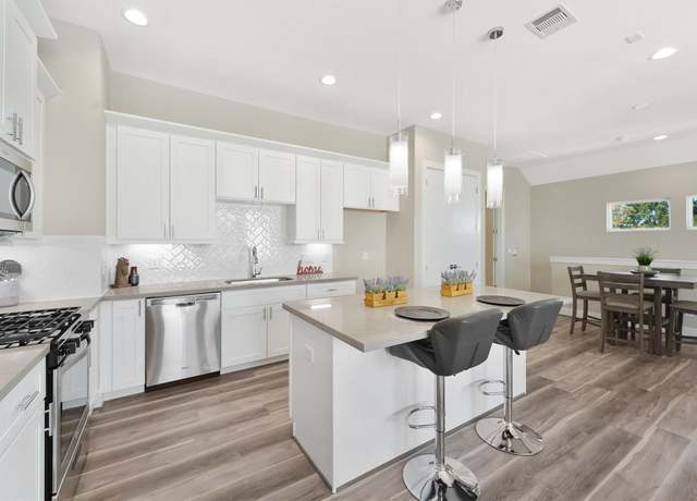 Property at 238 Julia St Unit E, Houston, TX 77022, 3 beds, 2.5 baths