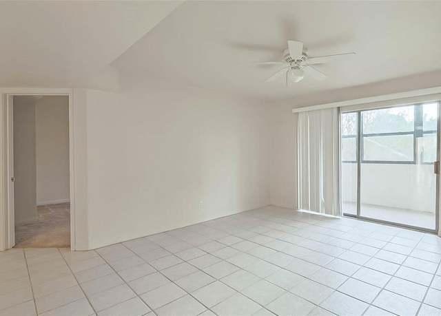 Property at 3045 Walnut Bend Ln #27, Houston, TX 77042, 3 beds, 2 baths