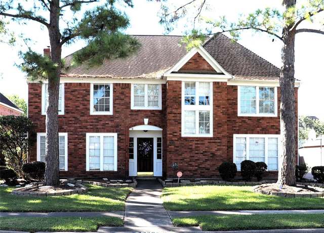 Property at 2304 Eagles Way Way, Pearland, TX 77581, 5 beds, 3.5 baths
