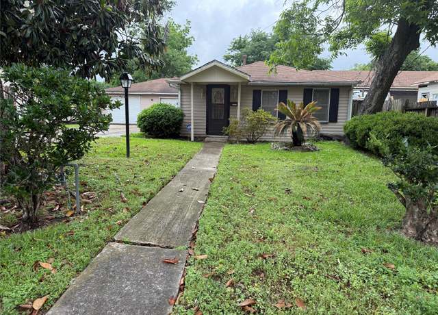 Property at 4300 Weaver Rd, Houston, TX 77016, 3 beds, 2 baths