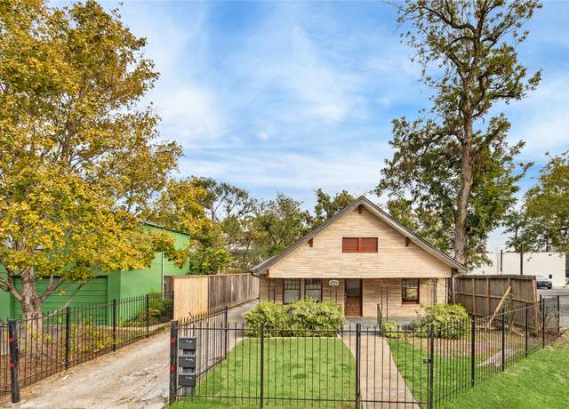 Property at 610 Columbia St, Houston, TX 77007, 2 beds, 1 bath