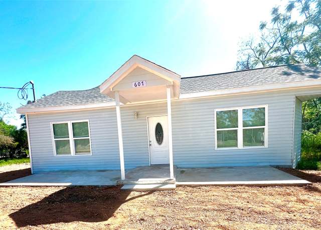 Property at 601 Armstrong, Snook, TX 77878, 4 beds, 2 baths