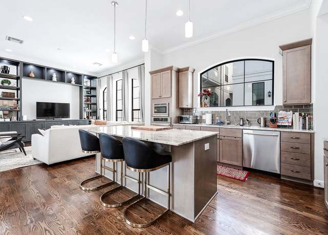 Property at 4707 Jackson St, Houston, TX 77004, 3 beds, 3.5 baths