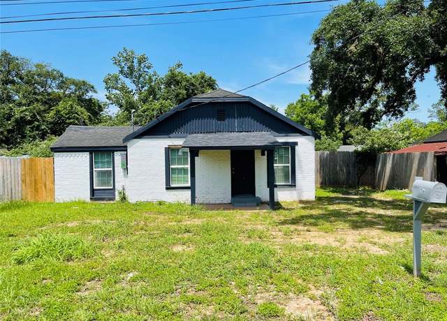 Property at 506 N Hackberry St, Sweeny, TX 77480, 2 beds, 2 baths