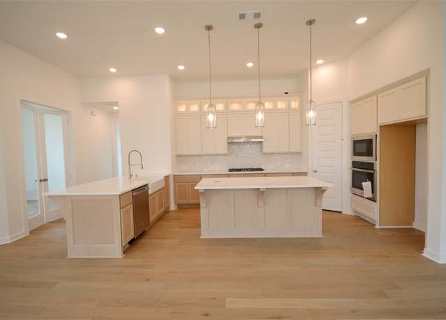 Property at 4531 Heather Crossing Rd, Fulshear, TX 77441, 4 beds, 3 baths