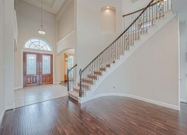 Property at 25719 Oakwood Knoll Dr, Katy, TX 77494, 5 beds, 4 baths