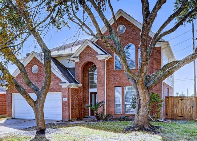 Property at 7402 Broken Oak Ln, Sugar Land, TX 77479, 4 beds, 2.5 baths