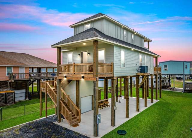 Property at 1998 Royalville Ct, Crystal Beach, TX 77650, 4 beds, 4 baths
