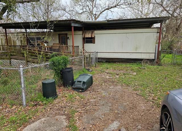 Property at 121 Dana Dr, Highlands, TX 77562, 2 beds, 2 baths