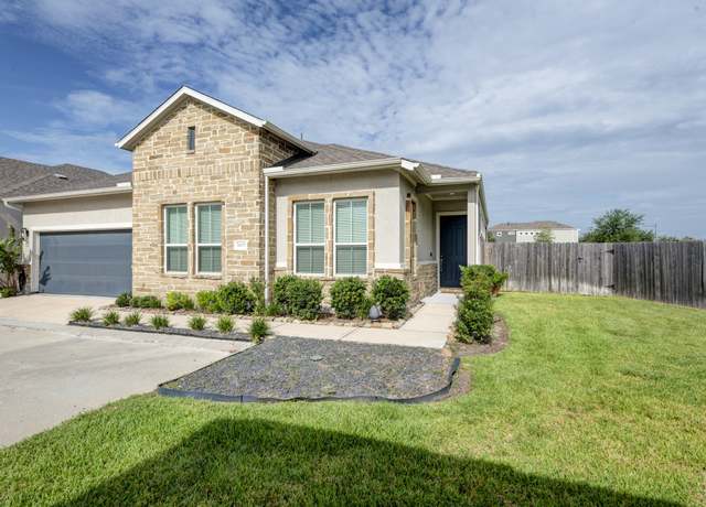 Property at 3207 Coach Horse Ln, Houston, TX 77080, 3 beds, 2 baths