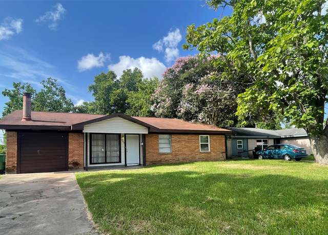Property at 300 Robbie St, La Marque, TX 77568, 3 beds, 1.5 baths