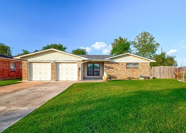 Property at 2705 Penfield St, Pasadena, TX 77506, 3 beds, 2 baths